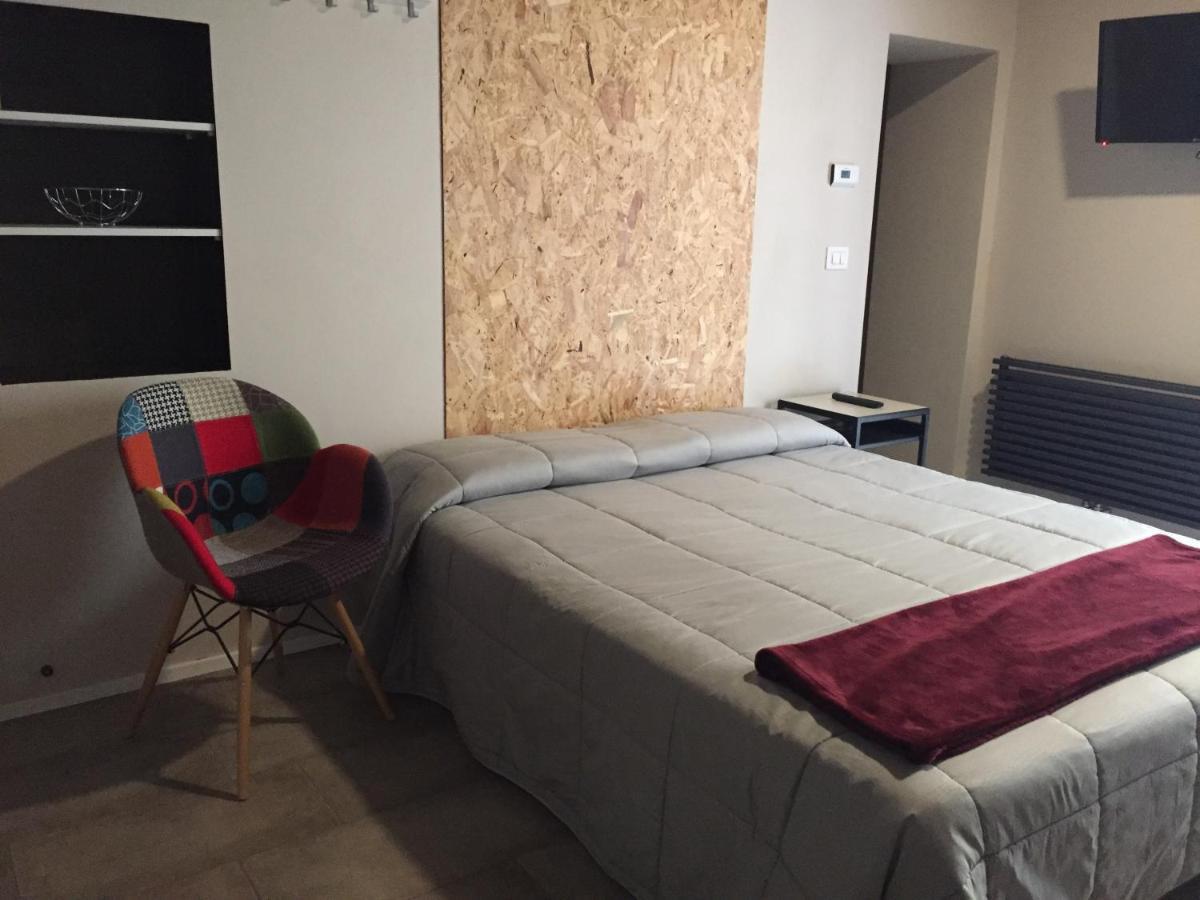 Apartamento Domus LEYDI Ivrea Exterior foto